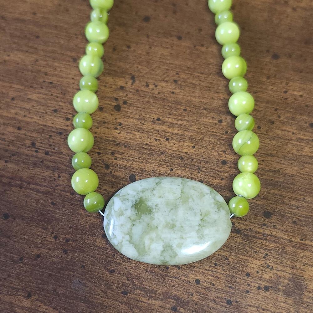 Lime Green Dyed Serpentine Beaded Necklace Mottled Oval Focal Silver Tone Boho
